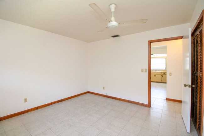 Building Photo - ** 2/2 HOME IN NAPLES PARK UNFURNISHED ** ...