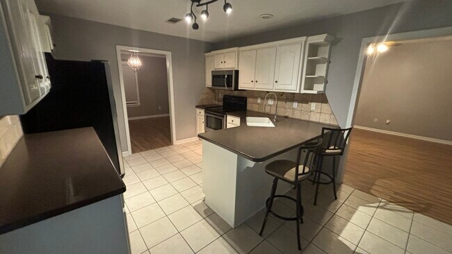 Kitchen - 13 Elk Horn Ln