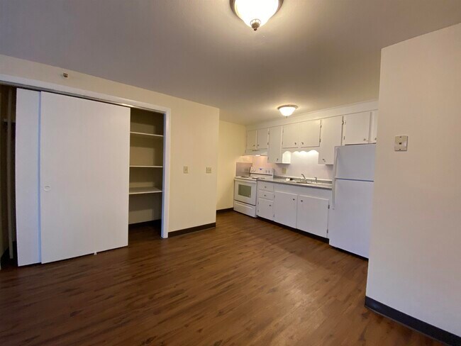 Building Photo - 93 West St