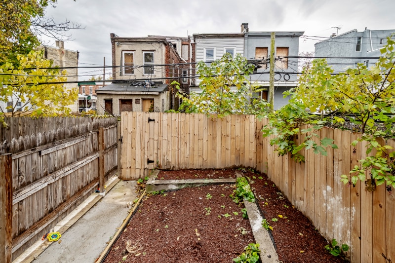 Building Photo - 3836 W Girard Ave