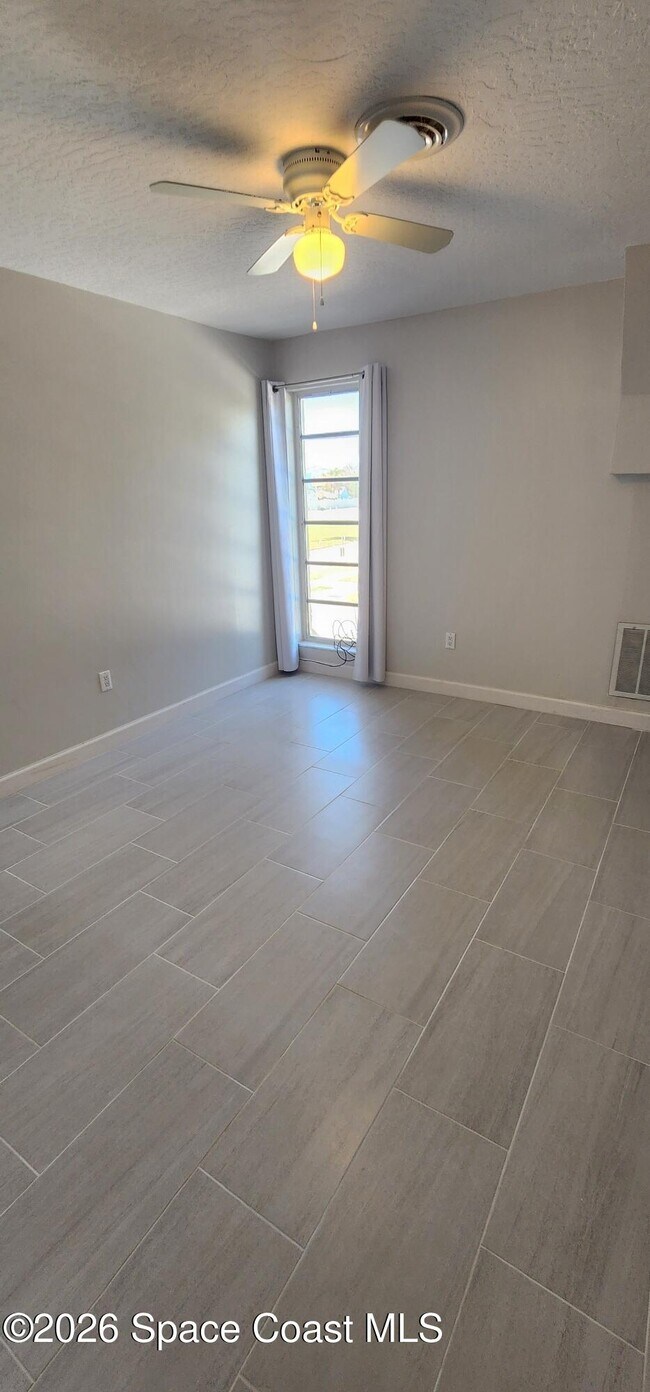 Building Photo - 310 Taylor Ave