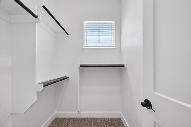 Building Photo - 24011 Breezy Bank Trl