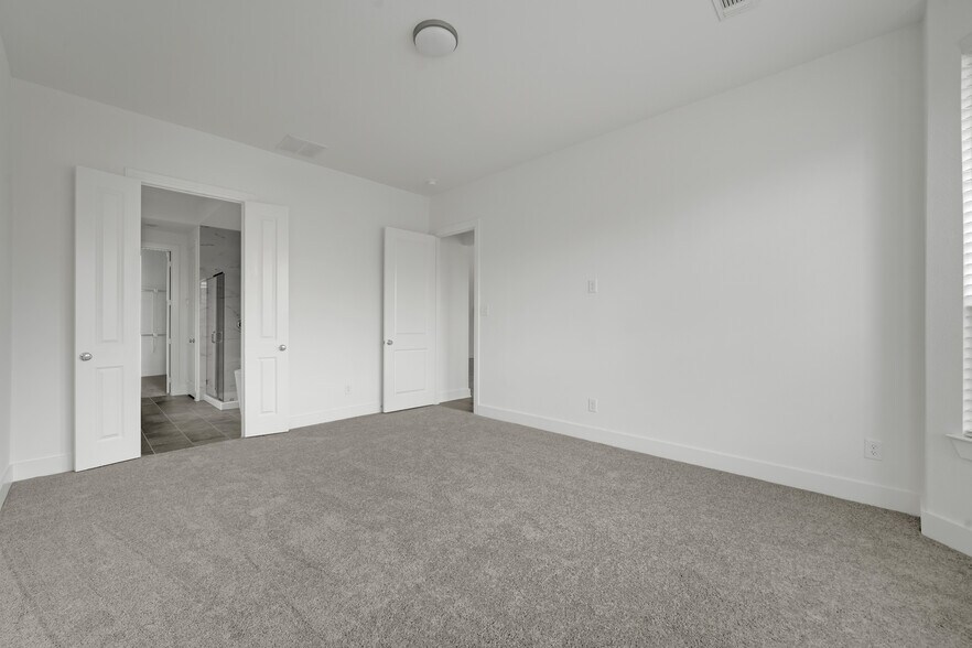 Building Photo - 3729 Paradise Way