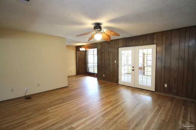 Building Photo - 7360 Beta Ln