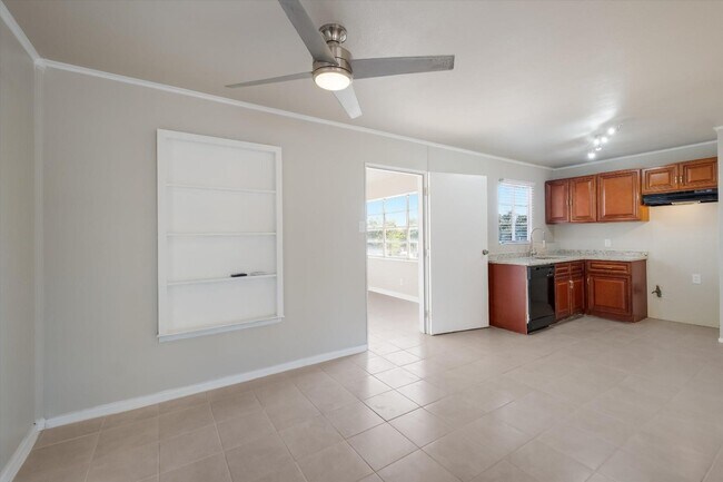 Building Photo - 351 Pool Dr