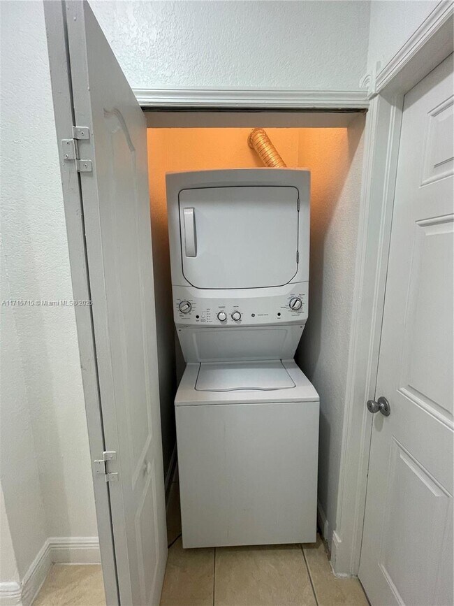 Building Photo - Northwest 177th Street, Hialeah, FL 33015 - 3 BR 2 BA Condo