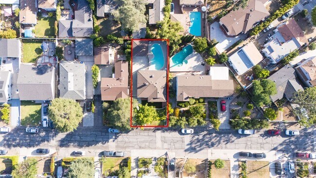 Building Photo - Freshly Renovated 3BR/2BA Pool Home – La Crescenta