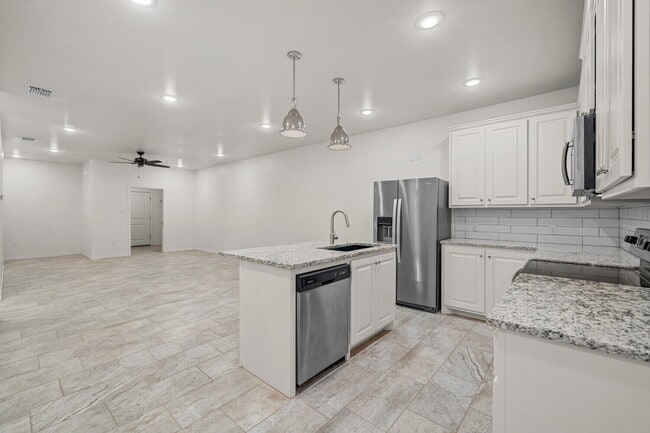 Building Photo - 5708 Lehigh St