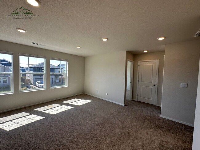 Building Photo - Gorgeous 5-bedroom, 3-bathroom home is desirable Springfield neighborhood