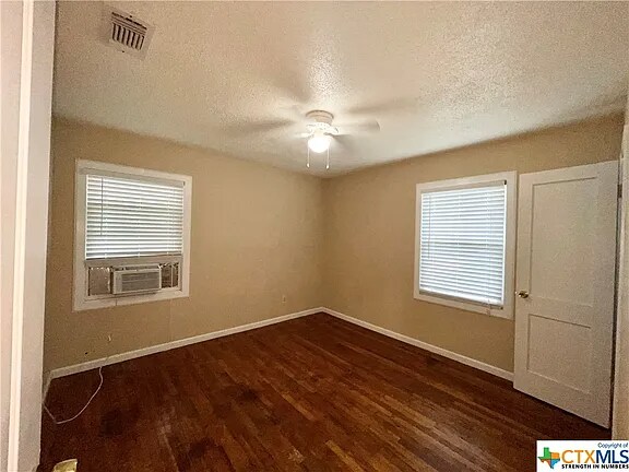 Building Photo - 2905 Taft St