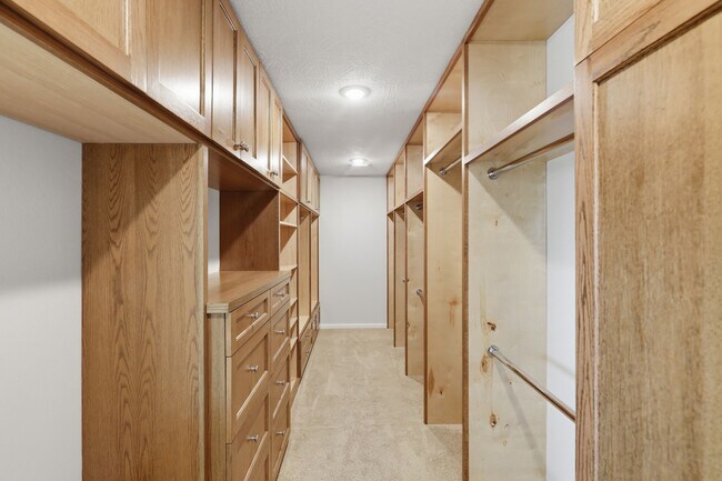 Building Photo - 10138 Bayou Manor Ln