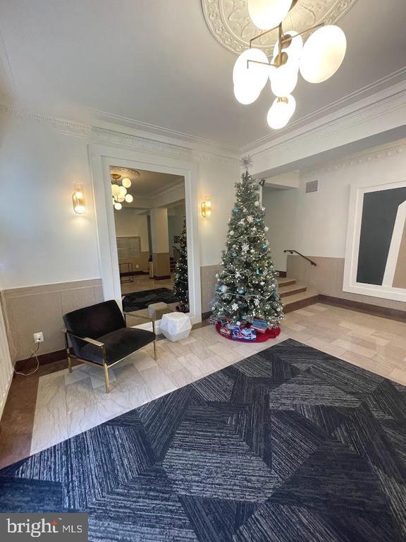 Building Photo - 1010 25th St NW