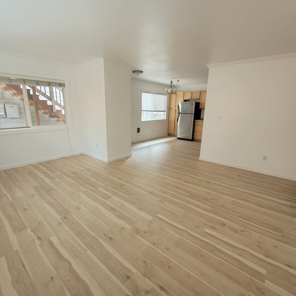 Building Photo - 7023 N Burlington Ave