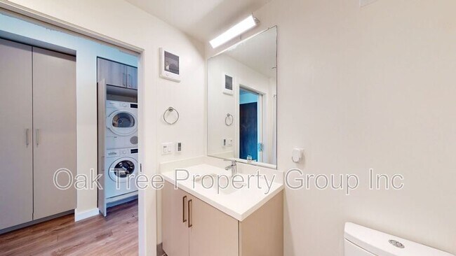 Building Photo - 532 Union St