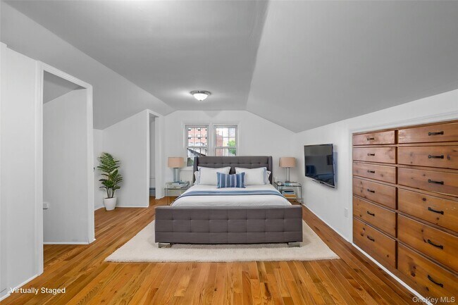 Building Photo - 20 Overhill Pl