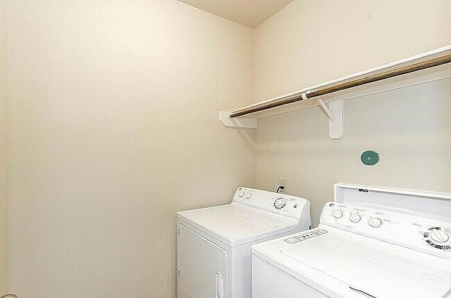 Building Photo - 52 Woodland Hills Dr