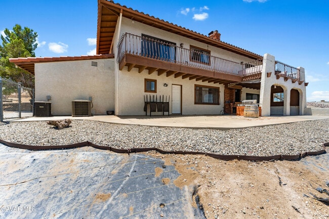 Building Photo - 1055 Lakeview Dr