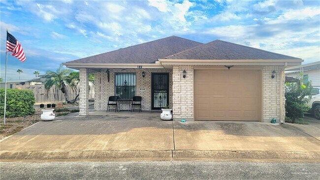 Primary Photo - 180 Chippewa Cir