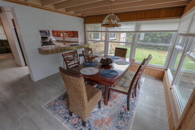 Building Photo - 2227 Granger Dr