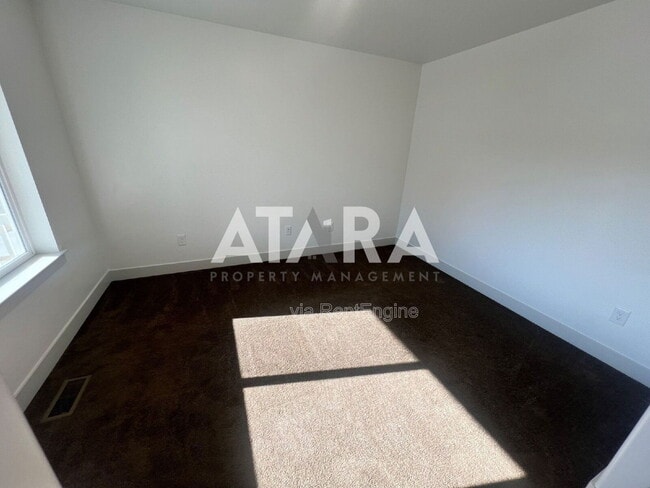 Building Photo - 1788 W Fall Brook Dr