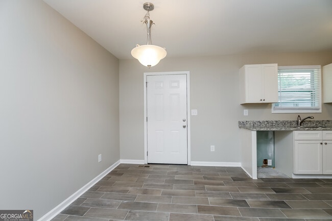 Building Photo - 2498 Winding Creek Dr