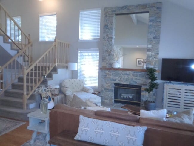 Building Photo - COMING SOON!!! Near Sacramento River!