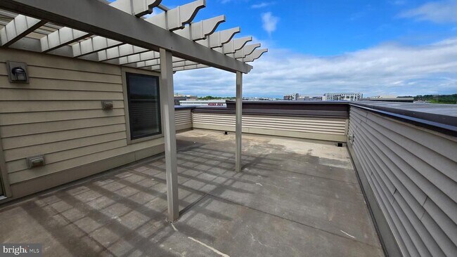 Building Photo - 44768 Tiverton Sq