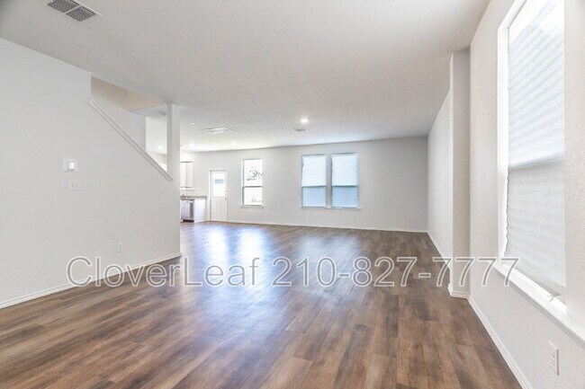 Building Photo - 165 Acorn Cir