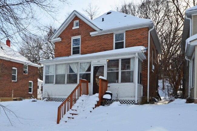 Building Photo - Amazing 3 Bedroom Single Family Home