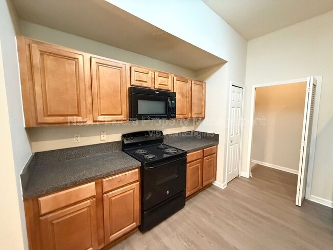Building Photo - 9575 Amarante Cir