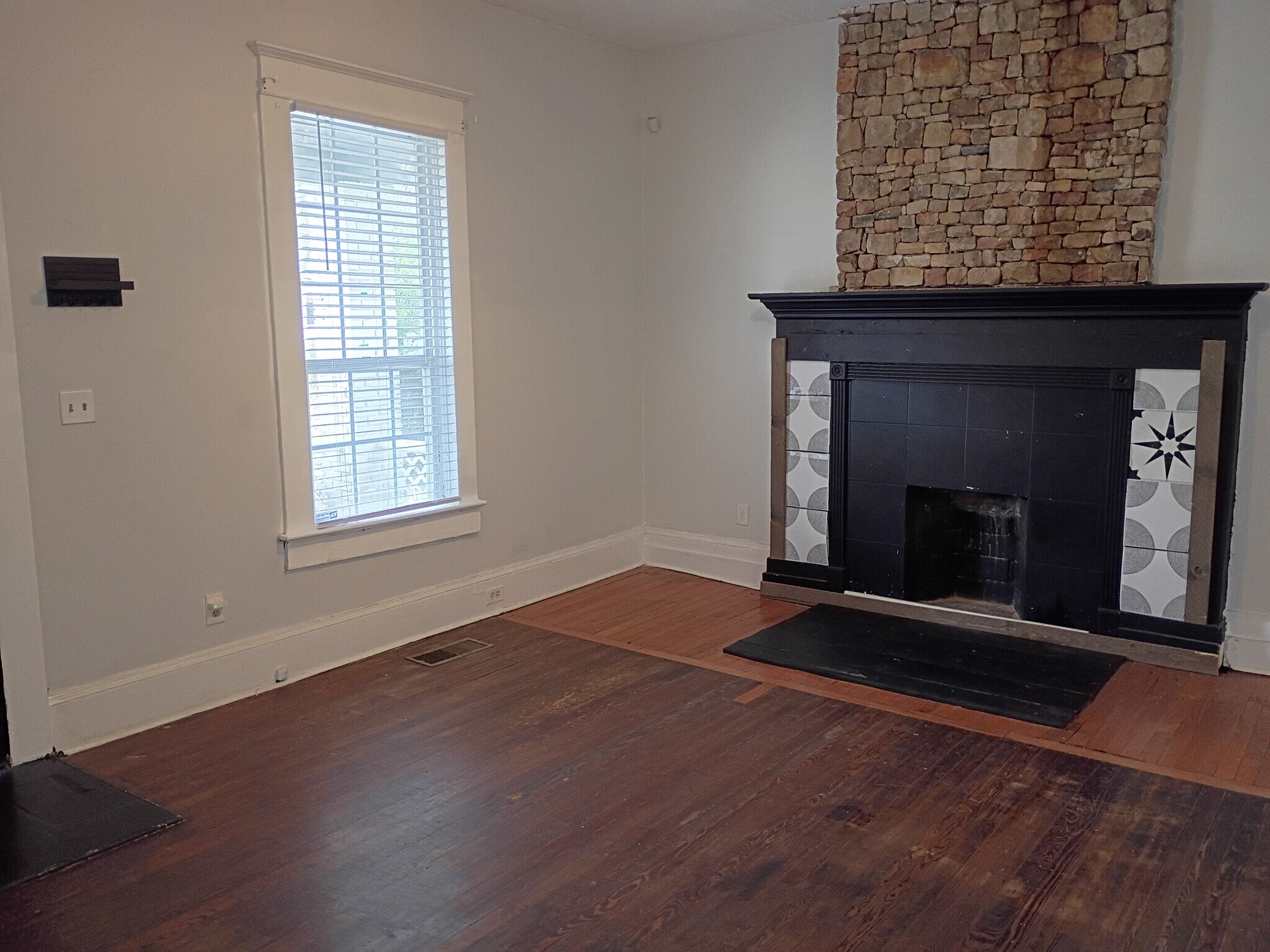 Building Photo - 1081 Arlington Ave SW