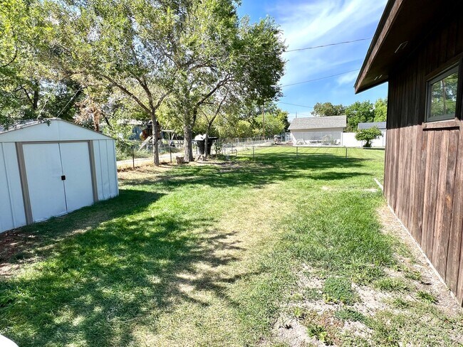 Building Photo - Pet Friendly 4 Bed 2 Bath Single Family Home, with Fenced Yard and Garage on Westside of Helena!