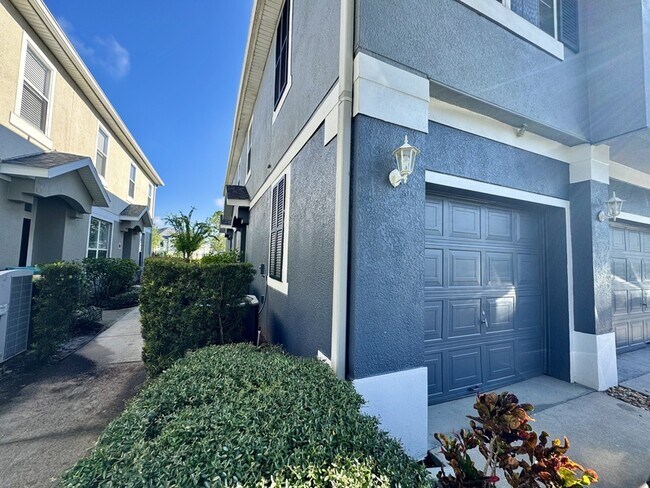 Building Photo - 6582 S Goldenrod Rd