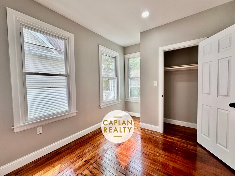 Building Photo - 413 Winthrop Ave