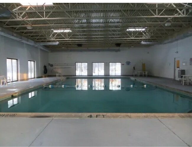 Building Photo - 5 Strawberry Bank Rd