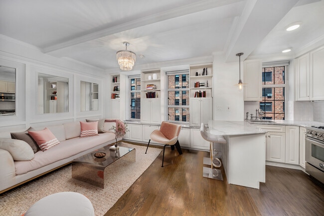 Primary Photo - 465 W 23rd St