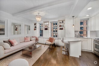Building Photo - 465 W 23rd St
