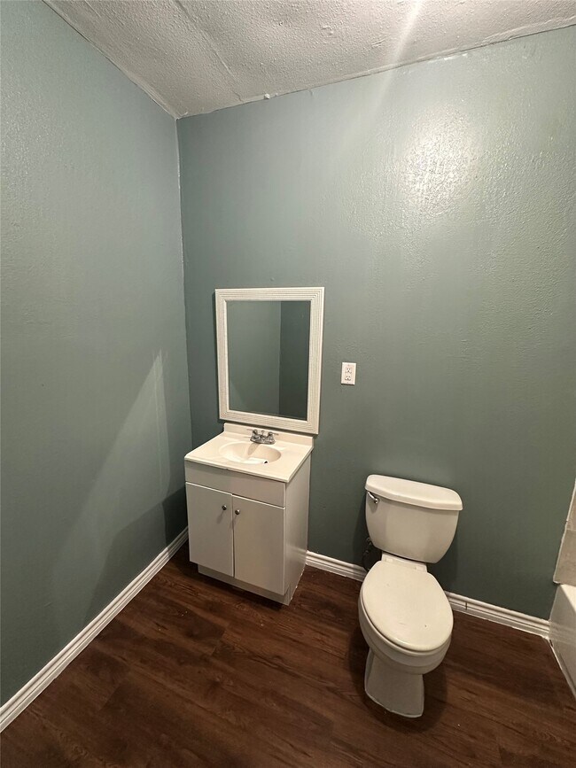 Building Photo - 8611 Findlay St