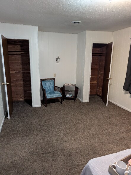 Building Photo - 860 Navaho Ave