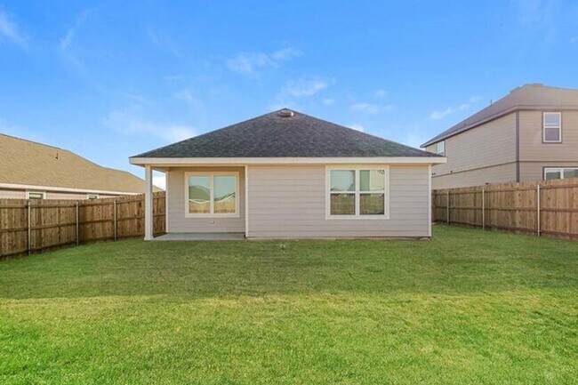 Building Photo - 1808 Dogwood Dr