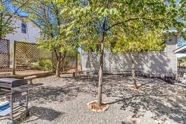 Building Photo - Large Lofted Studio Building - ADU on private property