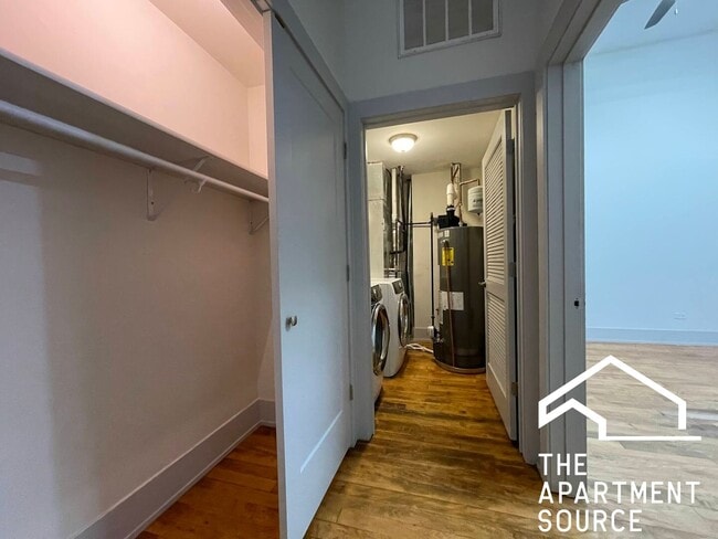 Building Photo - 1432 W 21st St