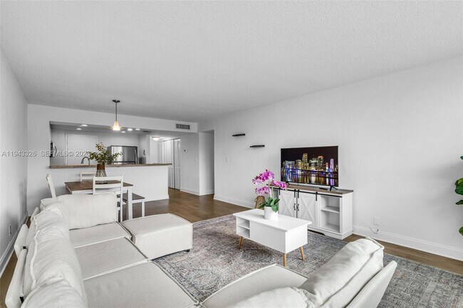 Building Photo - 9125 SW 77th Ave