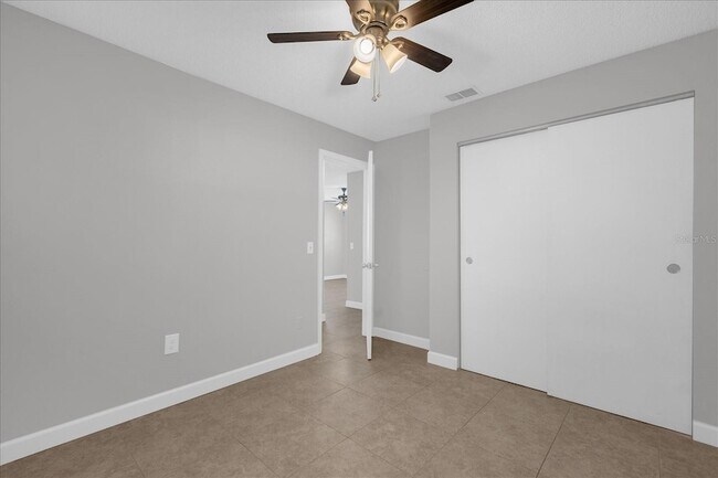 Building Photo - 284 Short St