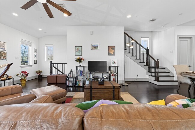 Building Photo - 1621 Rosewood St