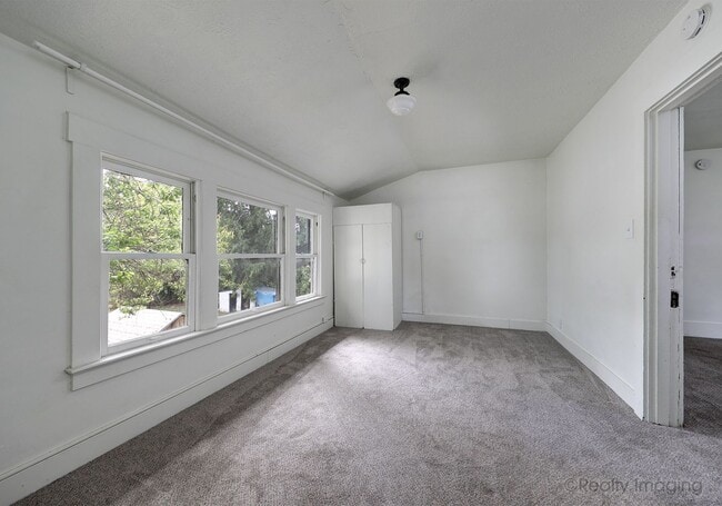 Building Photo - 6015-6017 SE 99th Ave