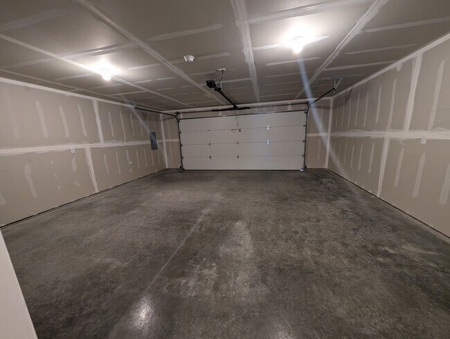 Building Photo - Glacier Duplex