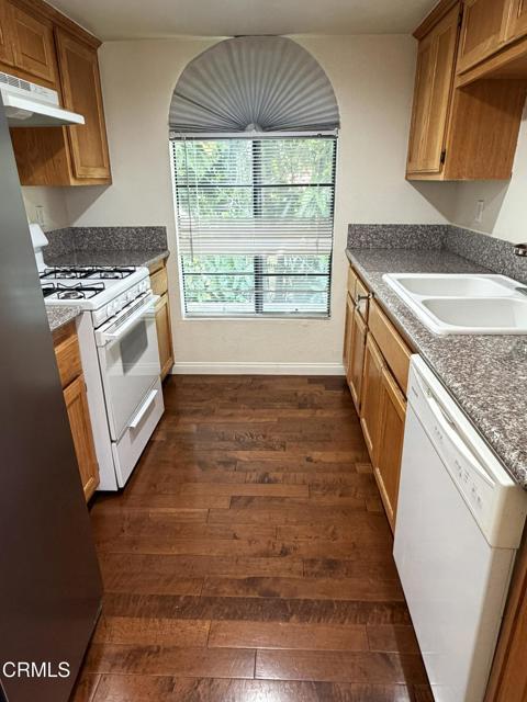 Building Photo - 1340 Mayflower Ave