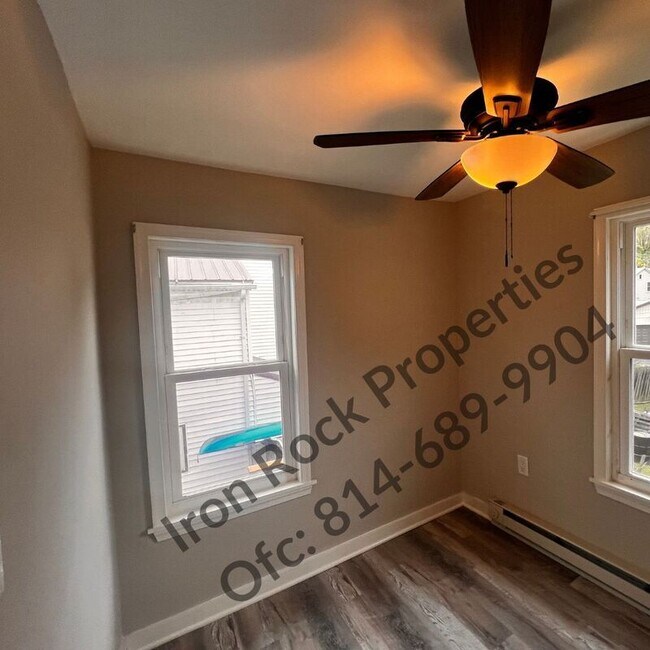 Building Photo - 130 Cole St