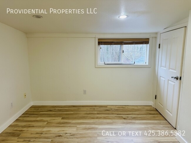 Building Photo - 20620 Larch Way